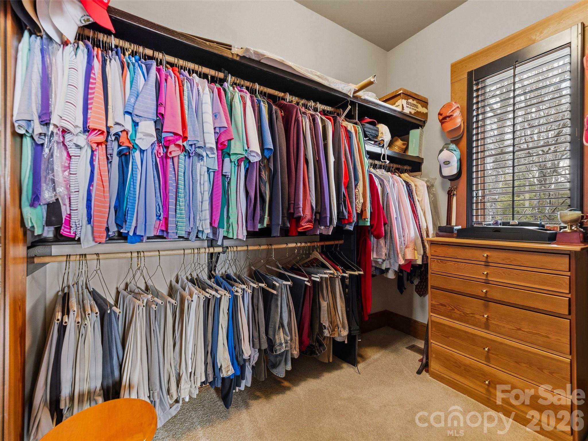 1000 McFarlane Way — Hendersonville