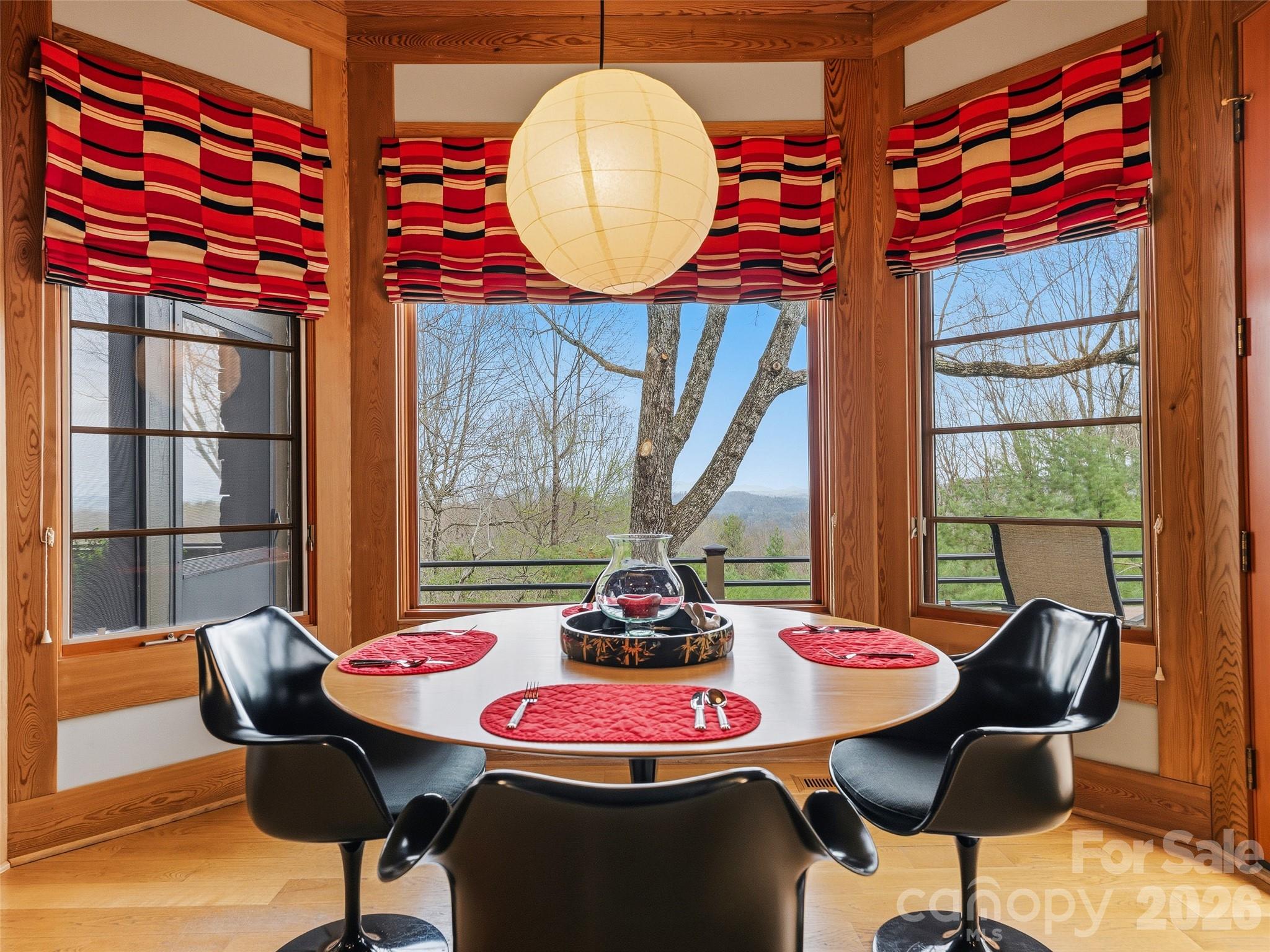 1000 McFarlane Way — Hendersonville