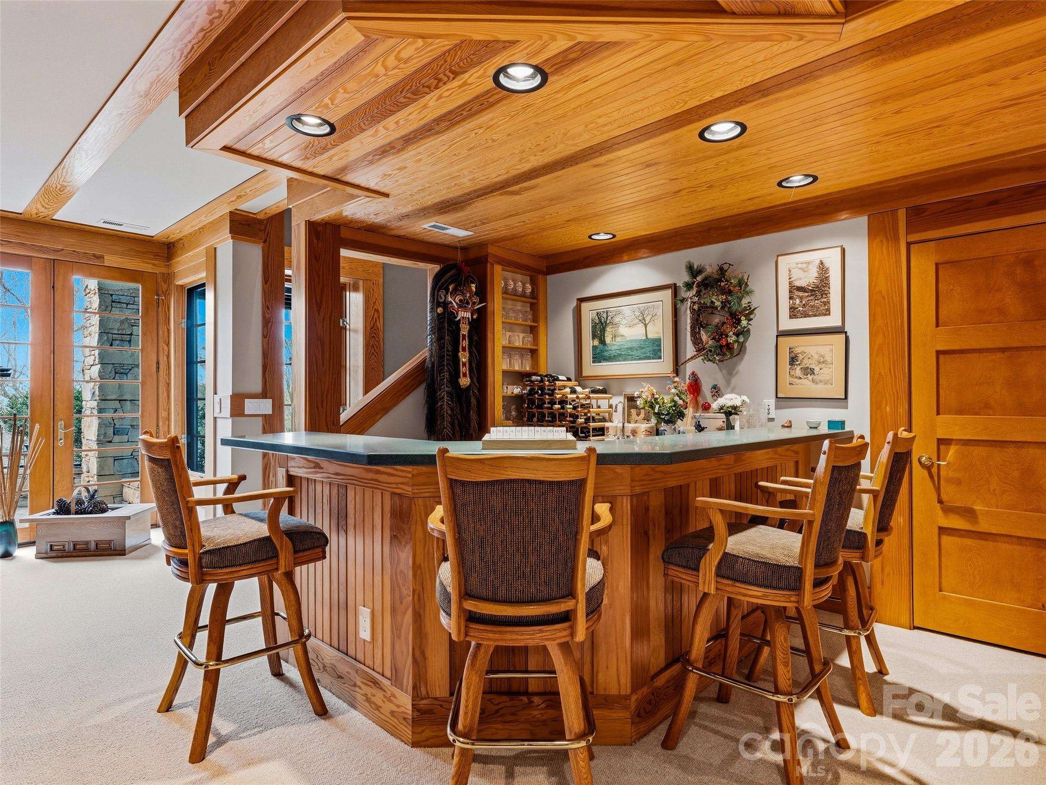 1000 McFarlane Way — Hendersonville