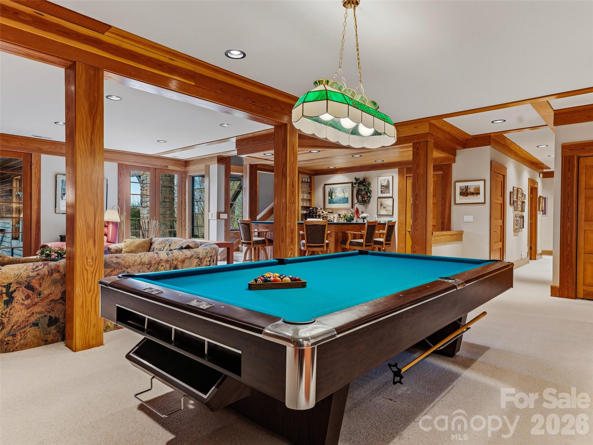 1000 McFarlane Way — Hendersonville