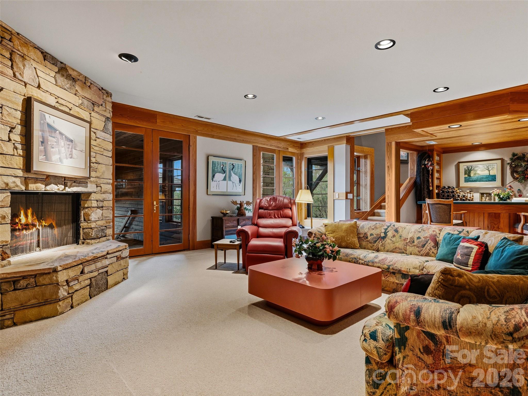 1000 McFarlane Way — Hendersonville
