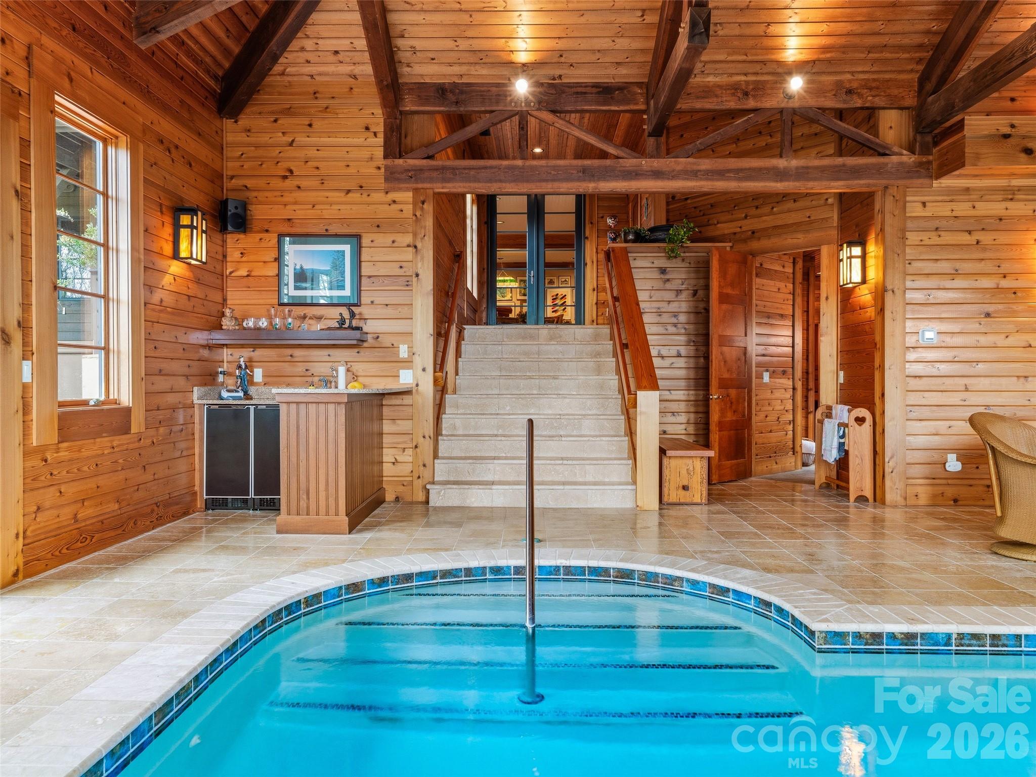 1000 McFarlane Way — Hendersonville