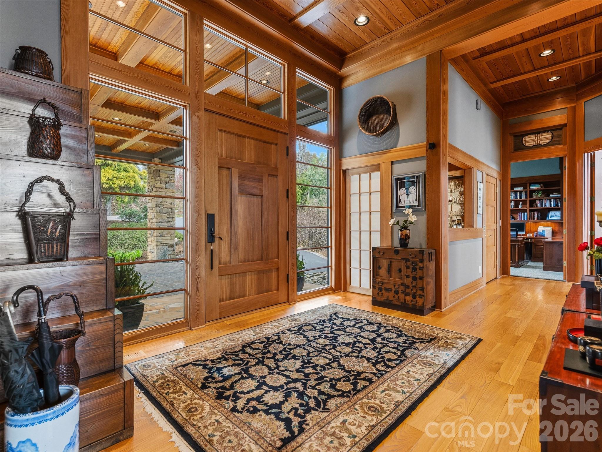 1000 McFarlane Way — Hendersonville