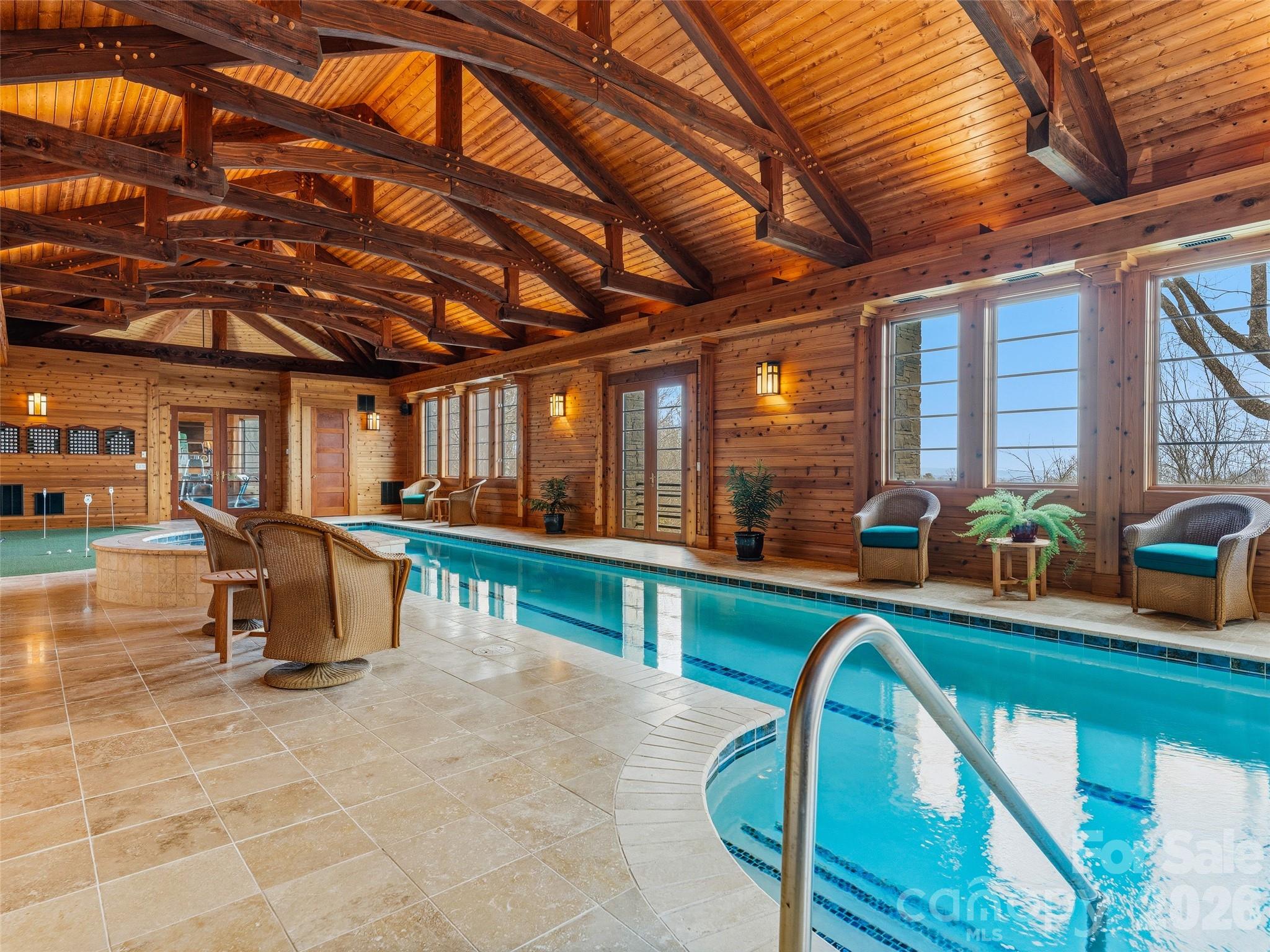 1000 McFarlane Way — Hendersonville