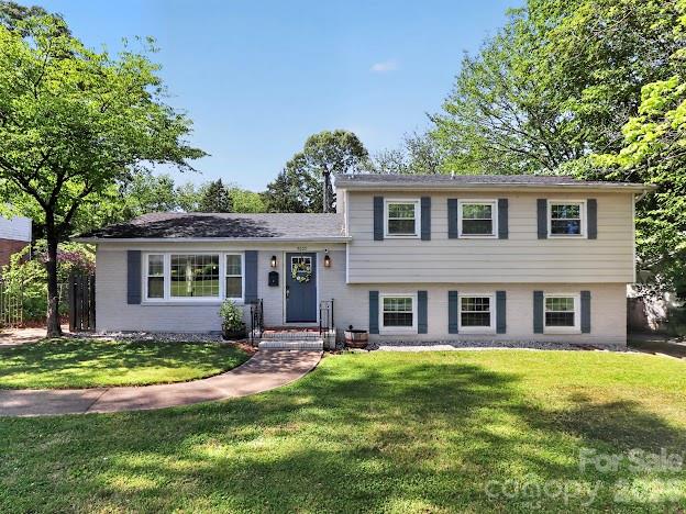 3025 Dunaire Drive — Charlotte