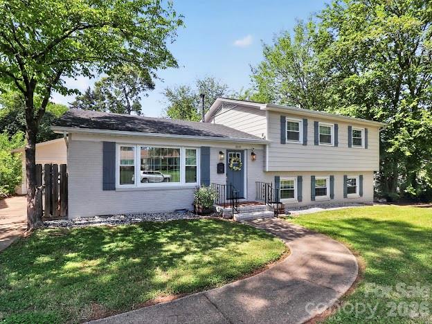 3025 Dunaire Drive — Charlotte