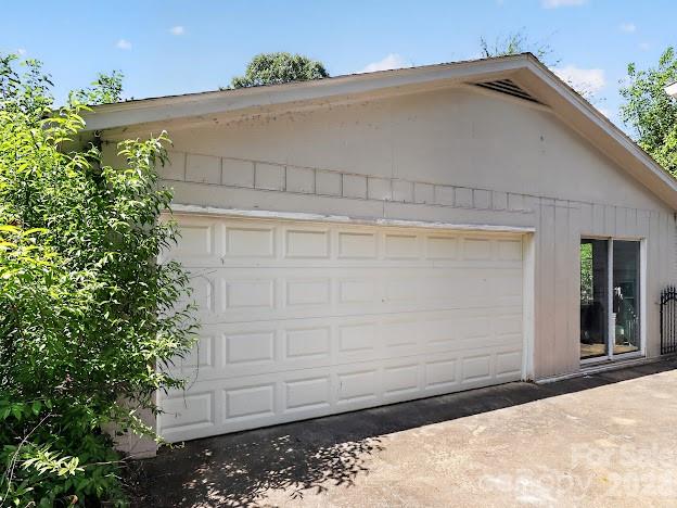 3025 Dunaire Drive — Charlotte