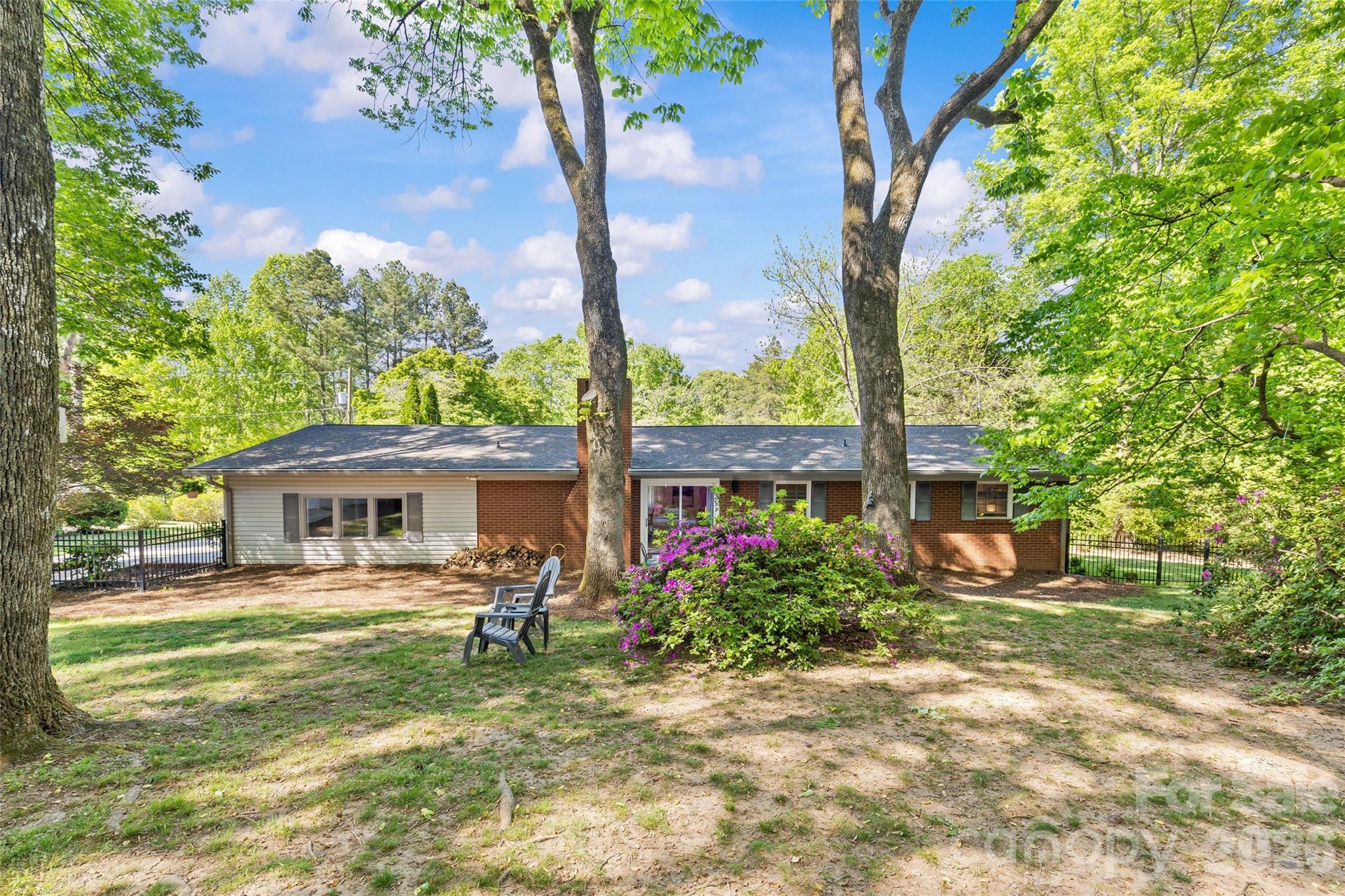 7108 Preston Court — Charlotte