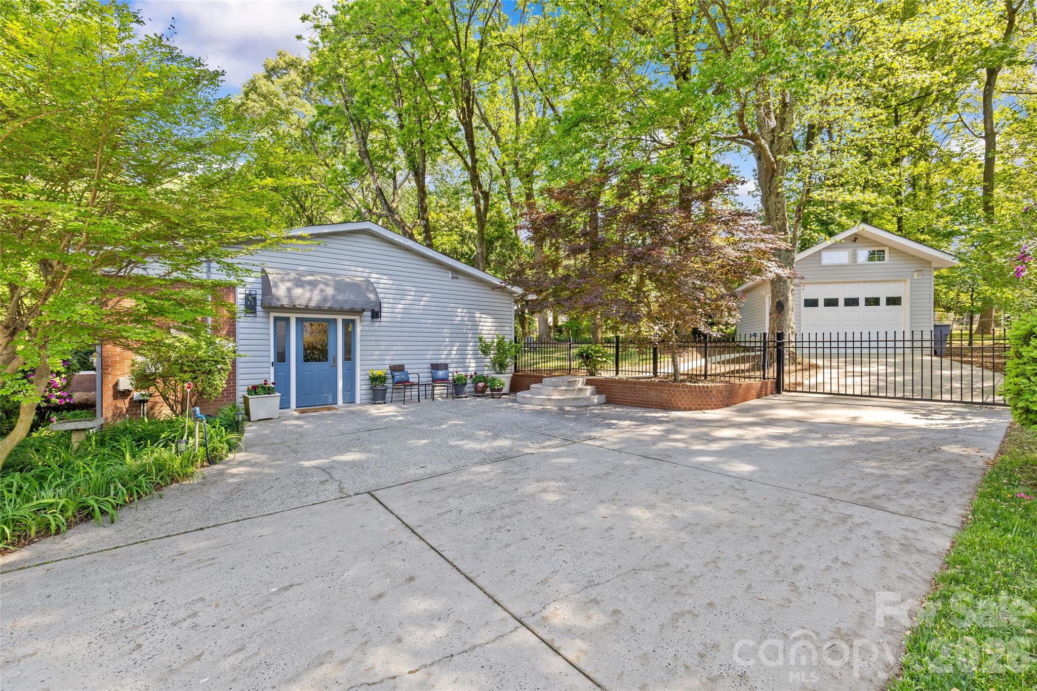 7108 Preston Court — Charlotte