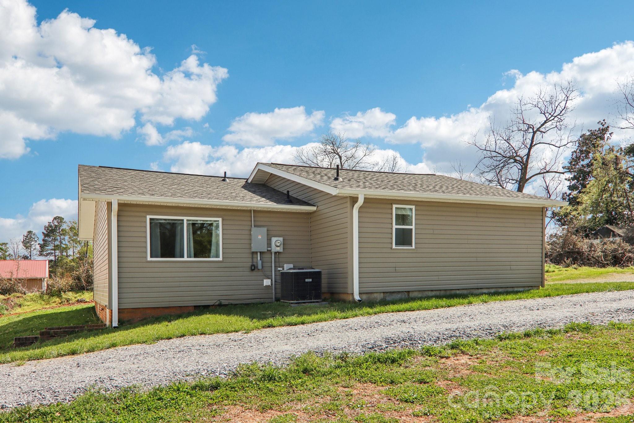 111 W Crawford Street — Landrum
