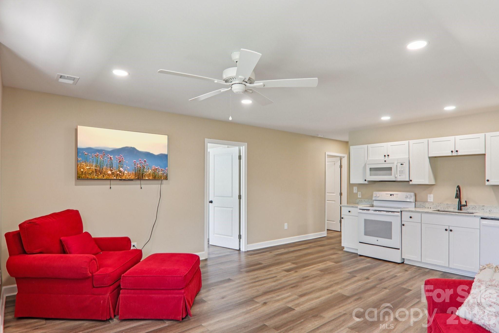 111 W Crawford Street — Landrum