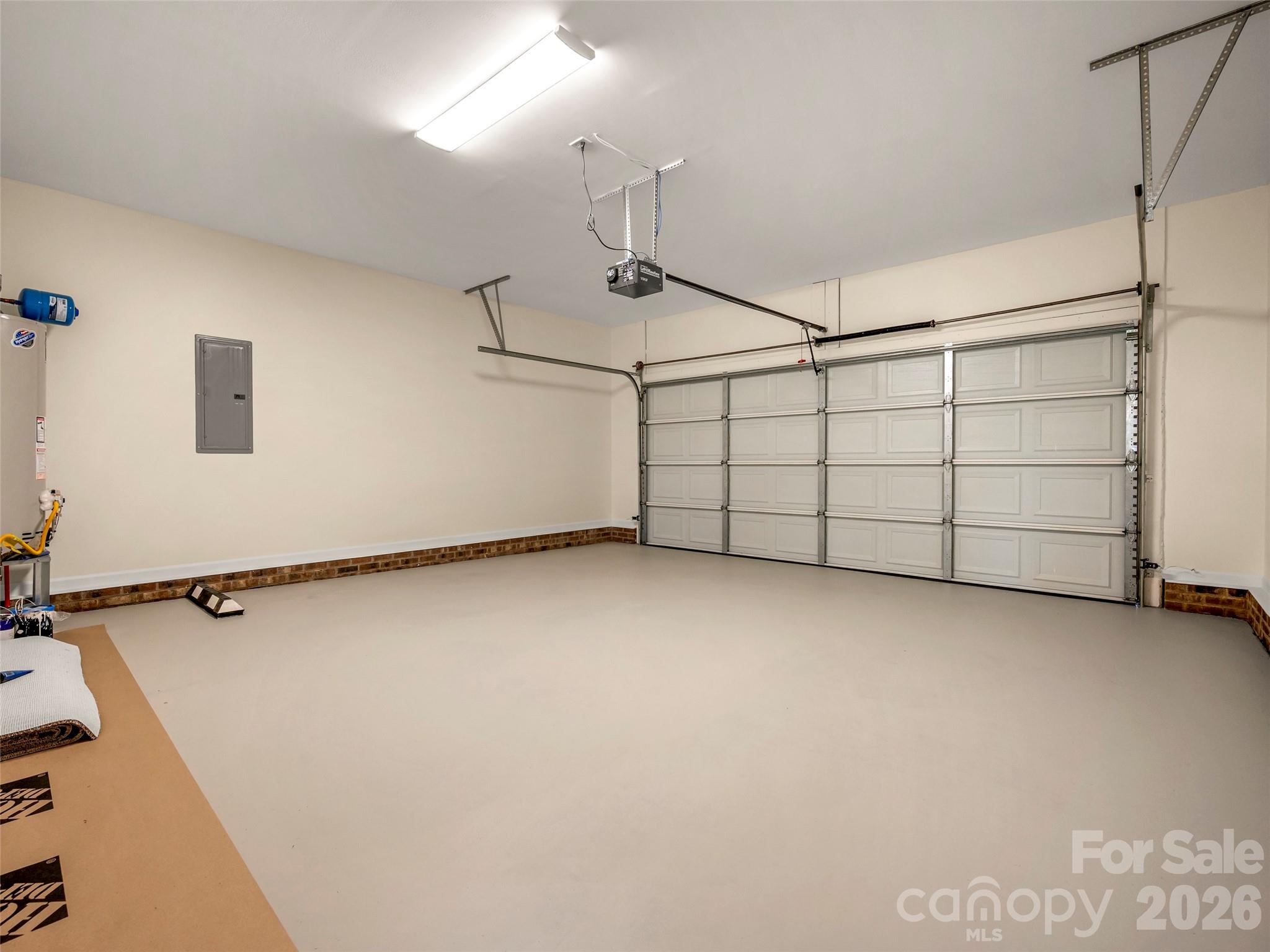 33 W Hiawassee Road — Fletcher