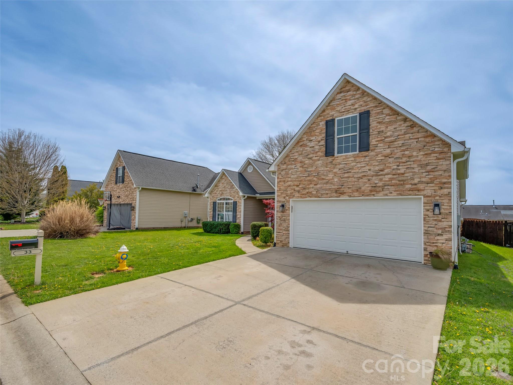 33 W Hiawassee Road — Fletcher