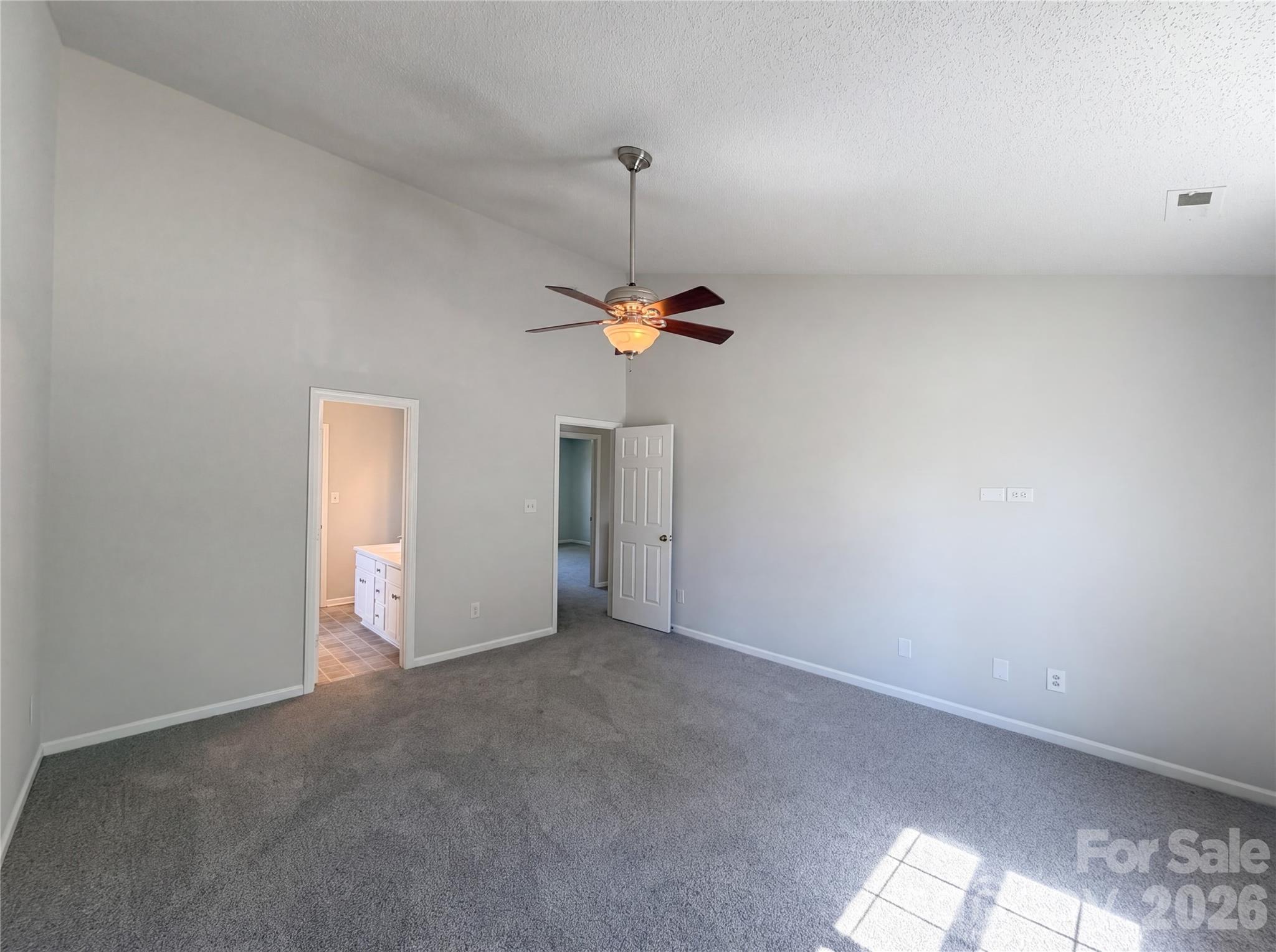 8236 Chilkoot Lane — Locust