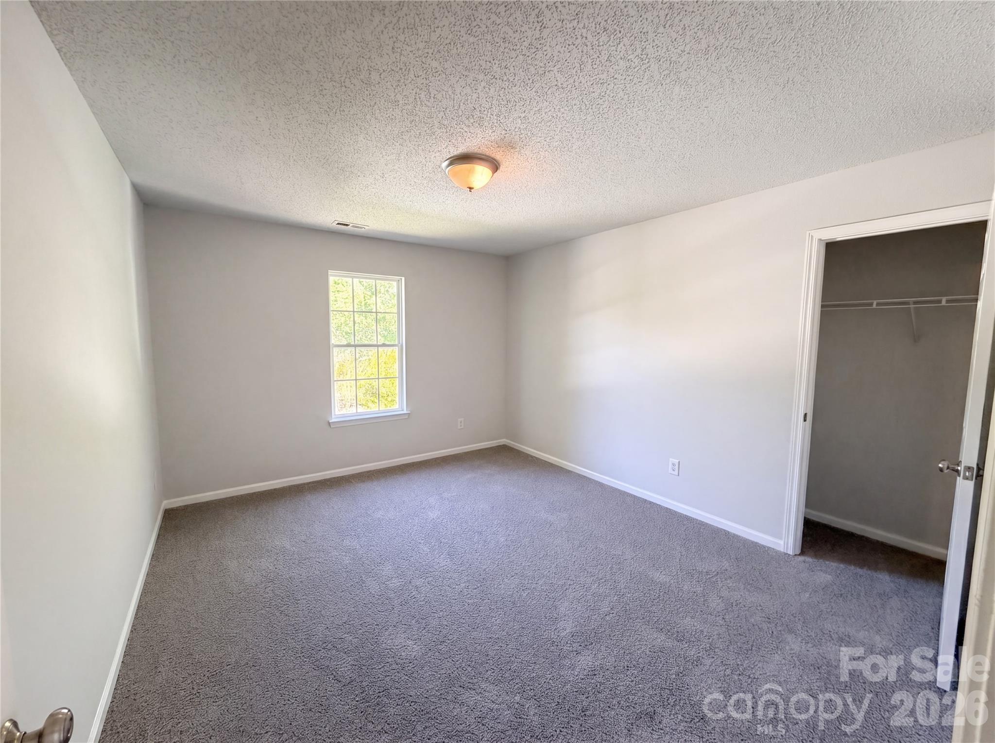 8236 Chilkoot Lane — Locust