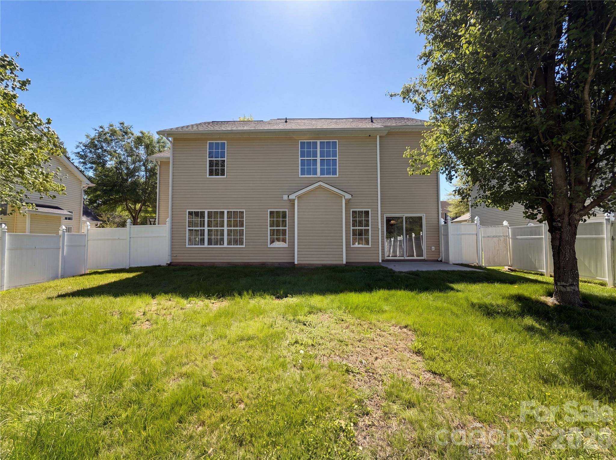8236 Chilkoot Lane — Locust