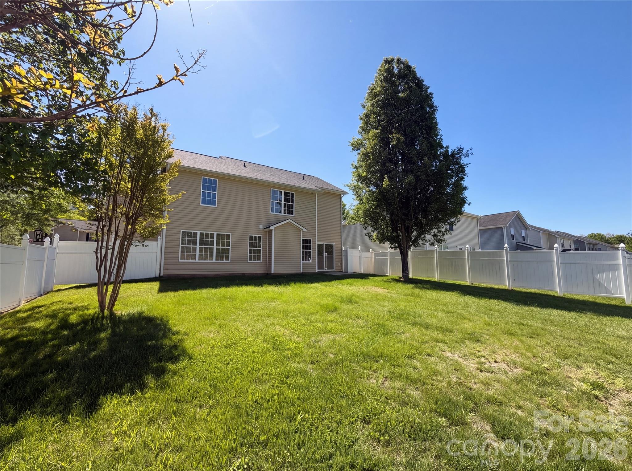 8236 Chilkoot Lane — Locust