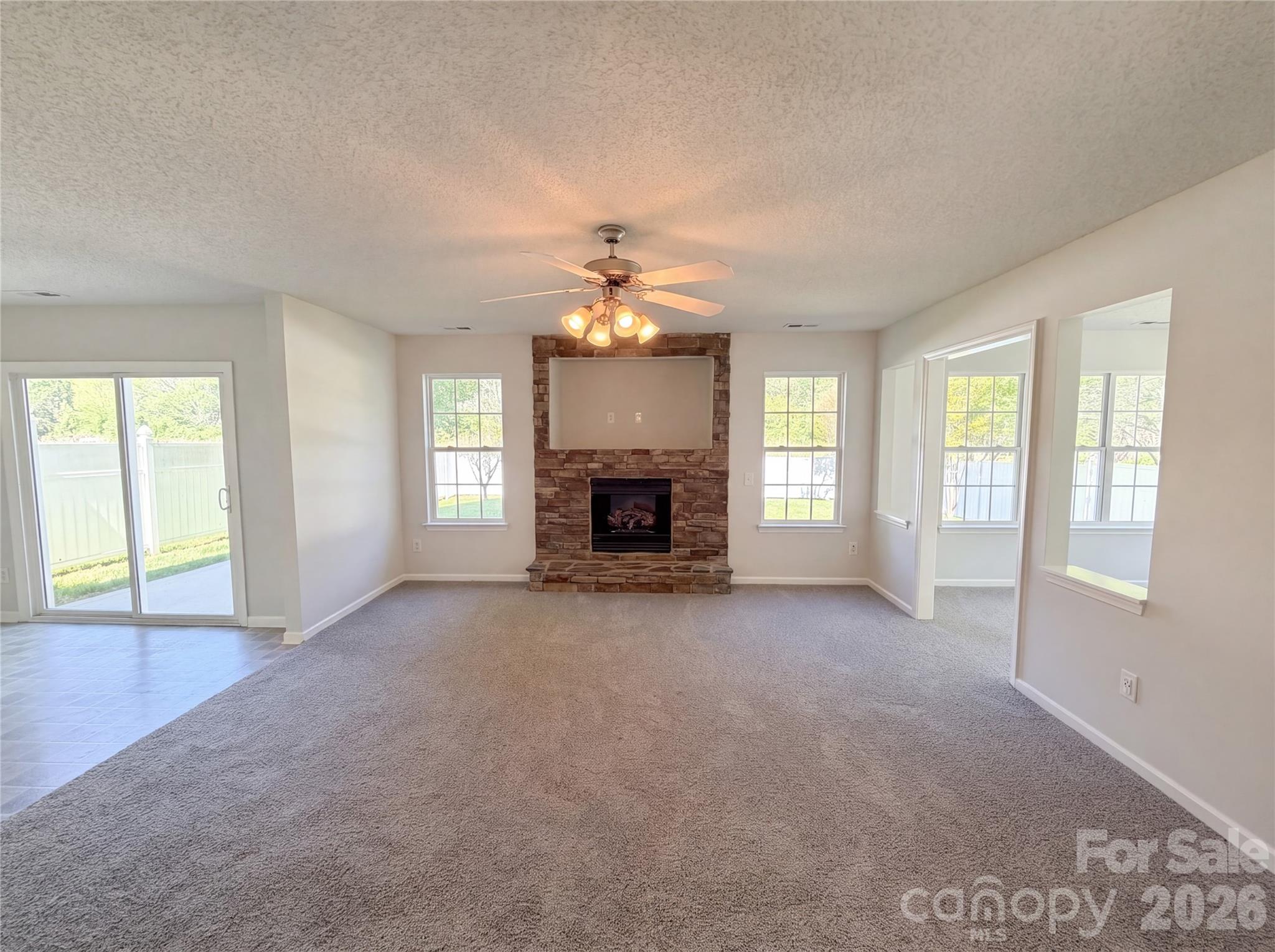 8236 Chilkoot Lane — Locust