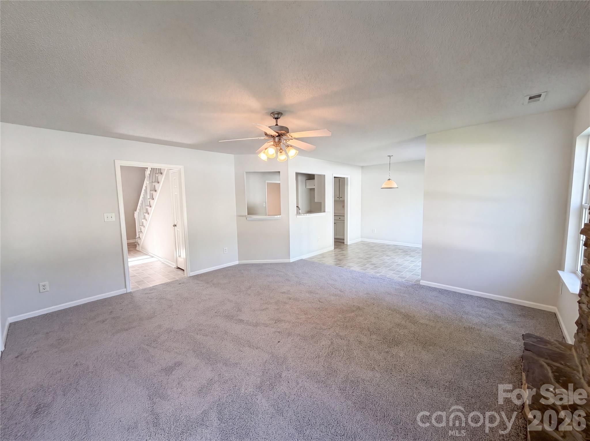 8236 Chilkoot Lane — Locust