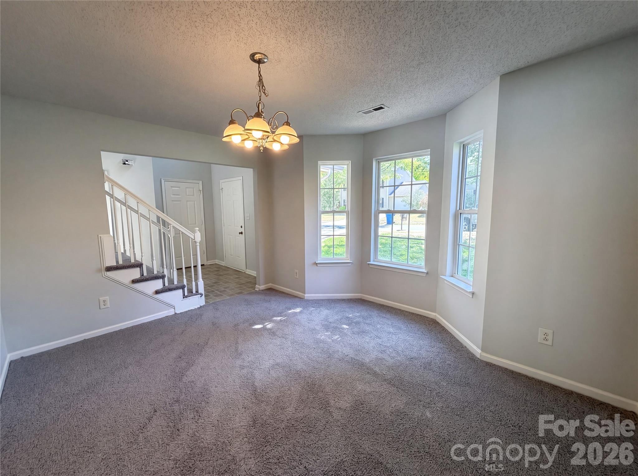 8236 Chilkoot Lane — Locust