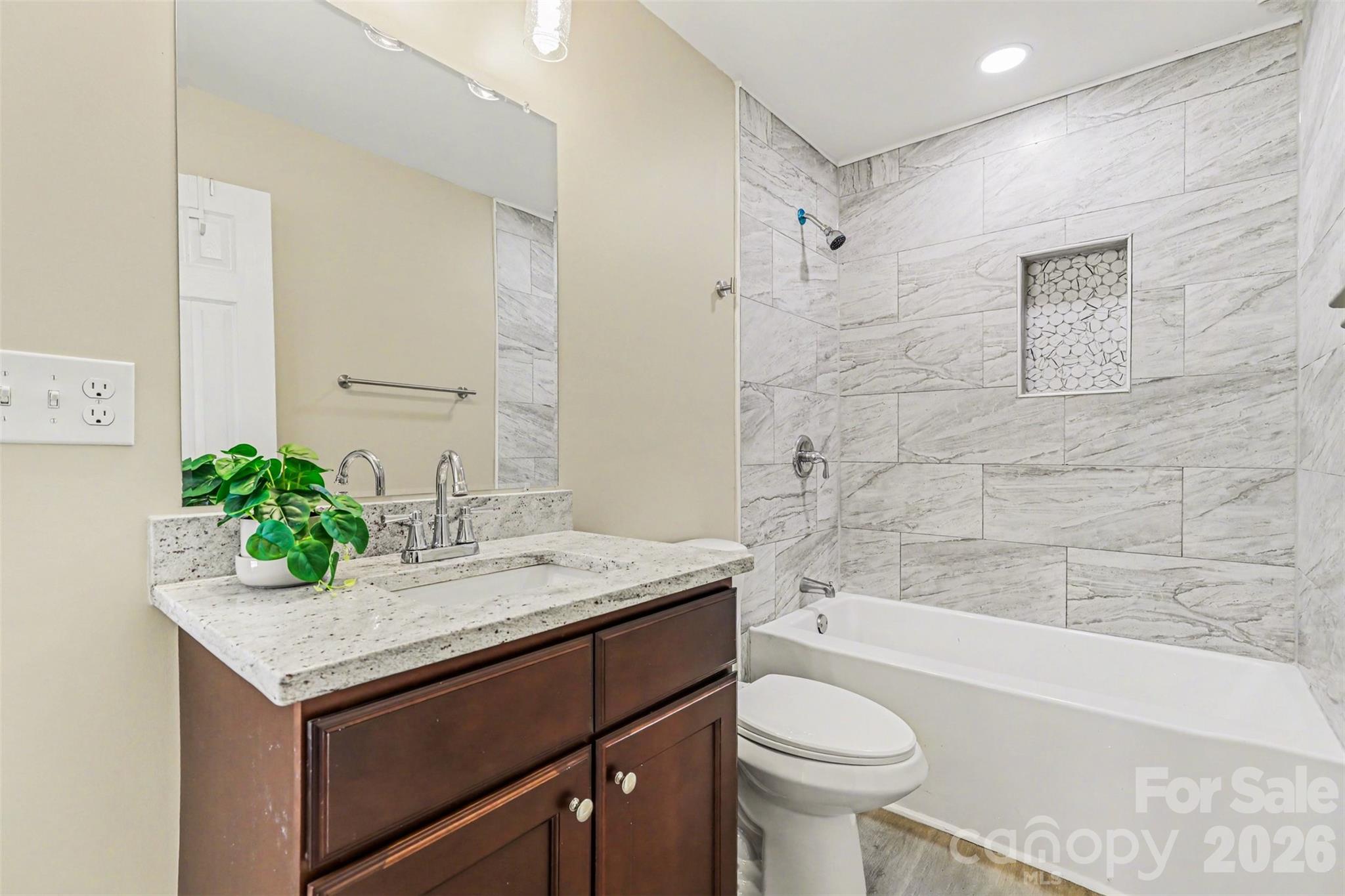 118 Glen Rae Street SW — Concord