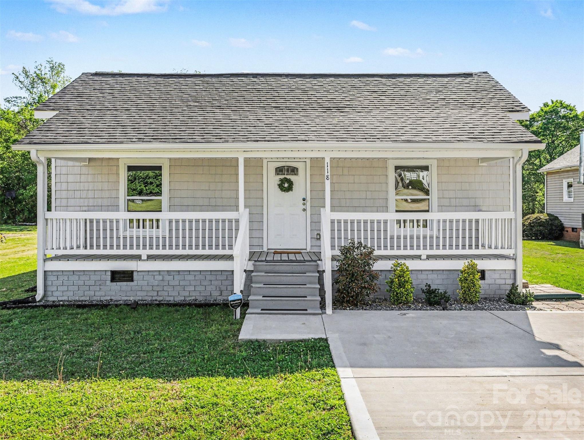 118 Glen Rae Street SW — Concord