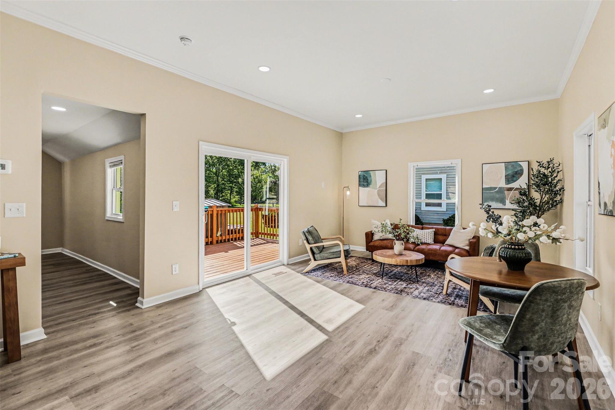 118 Glen Rae Street SW — Concord