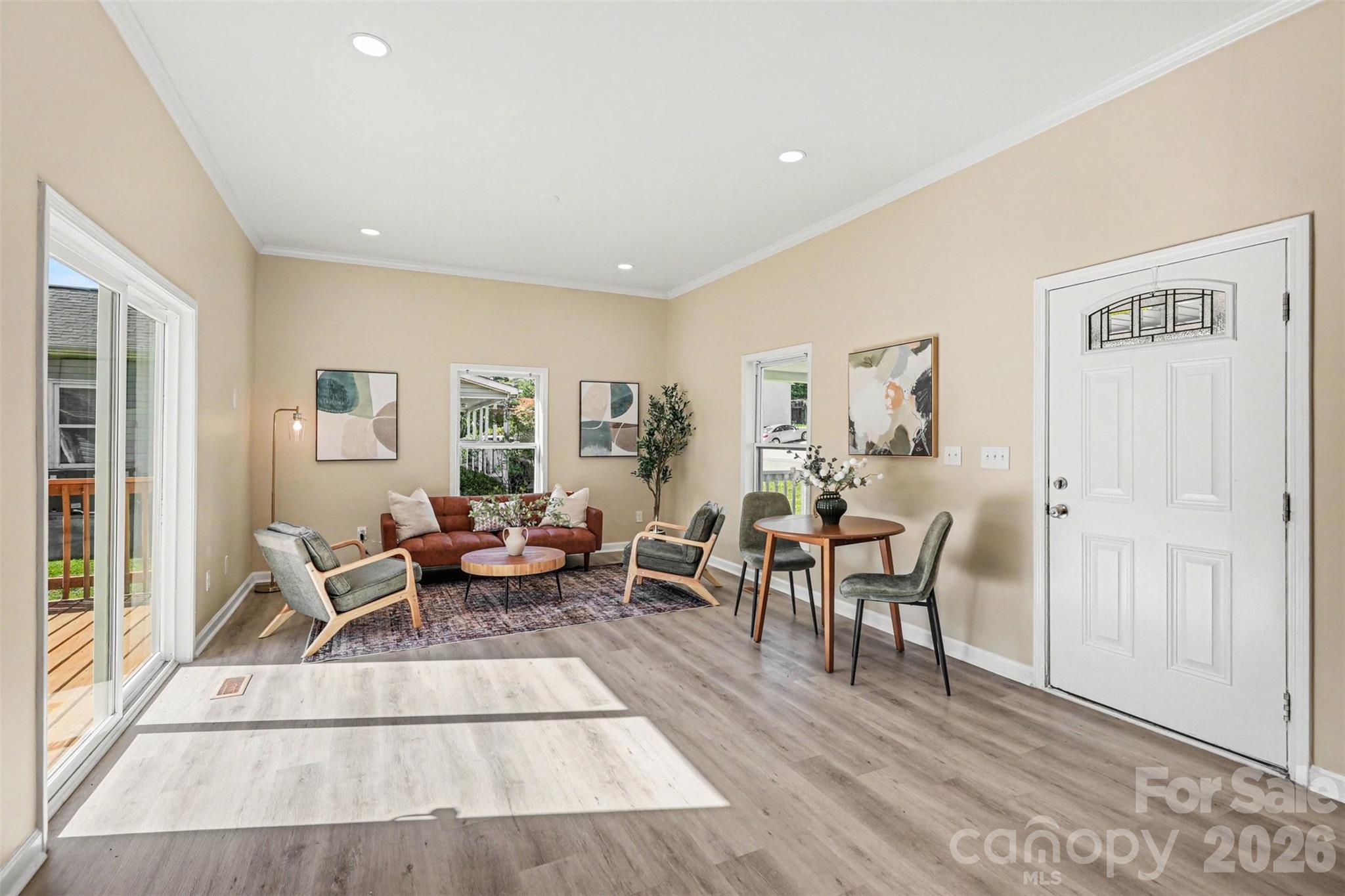 118 Glen Rae Street SW — Concord