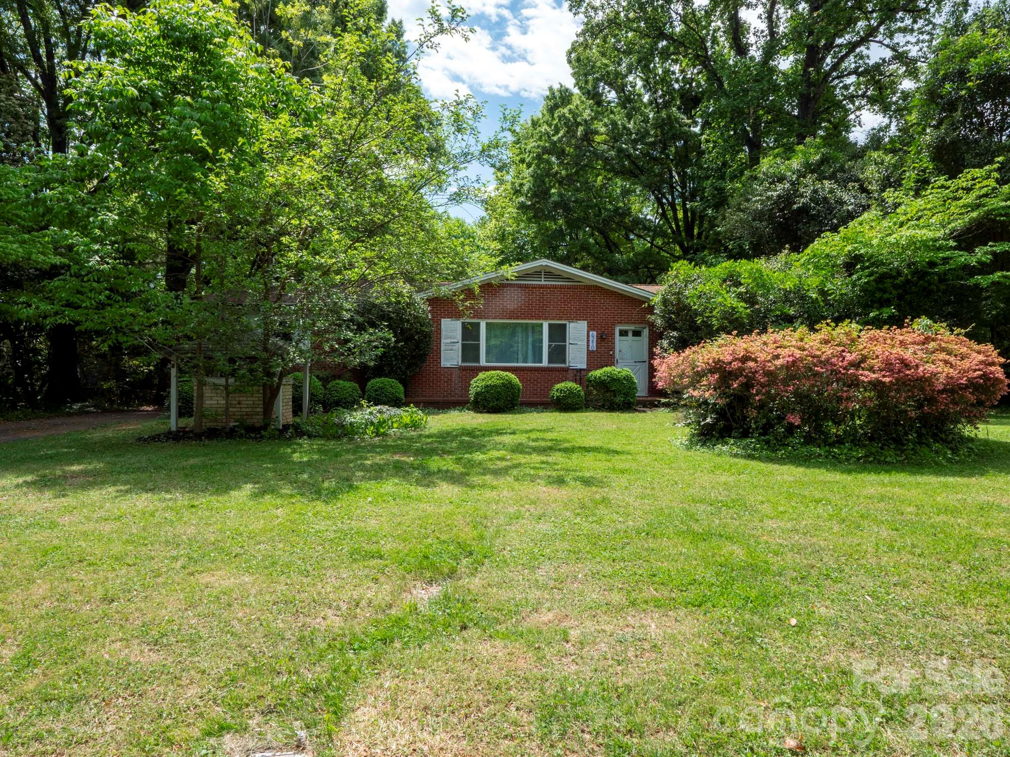 6210 Grove Park Boulevard — Charlotte