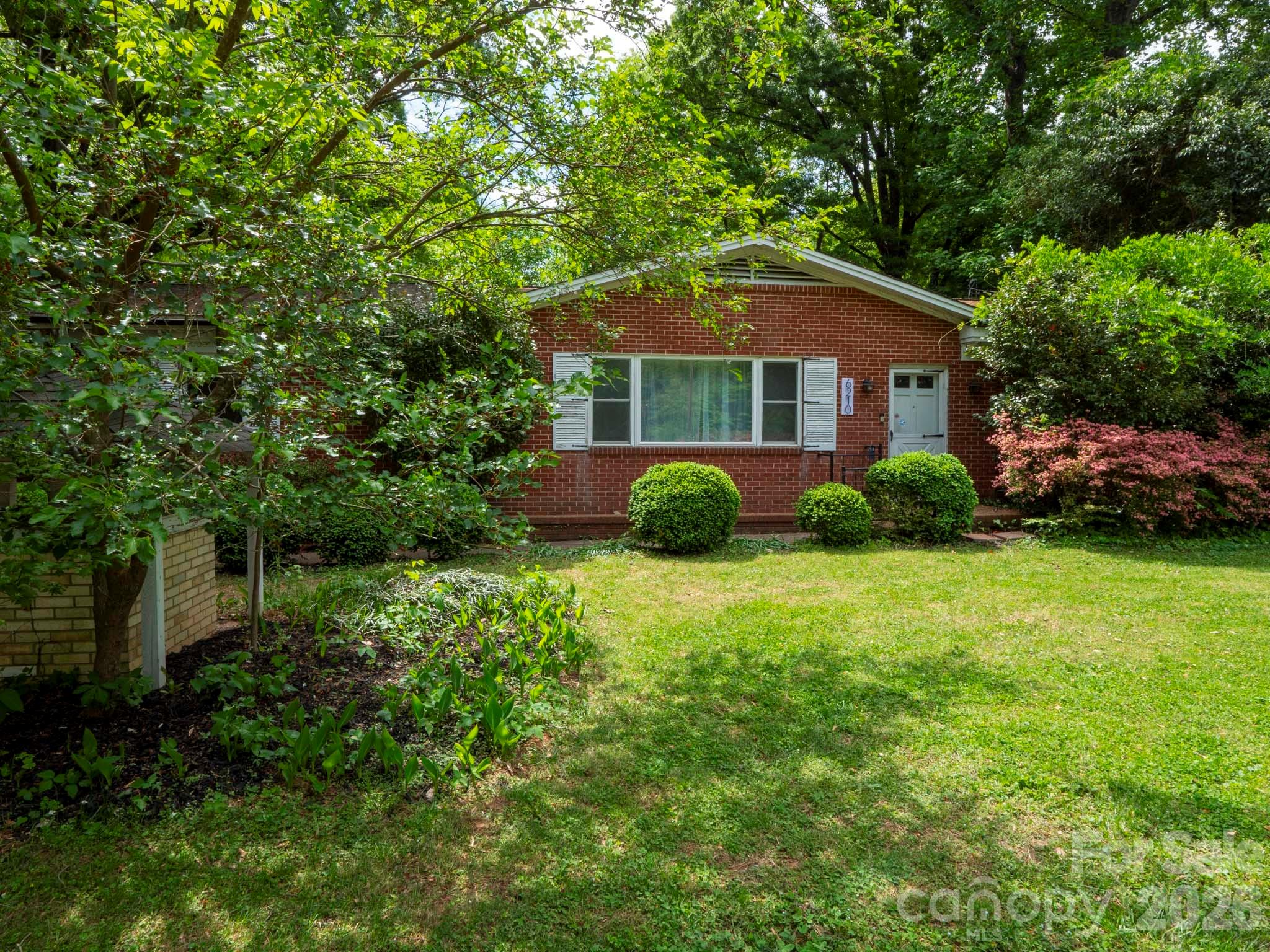 6210 Grove Park Boulevard — Charlotte