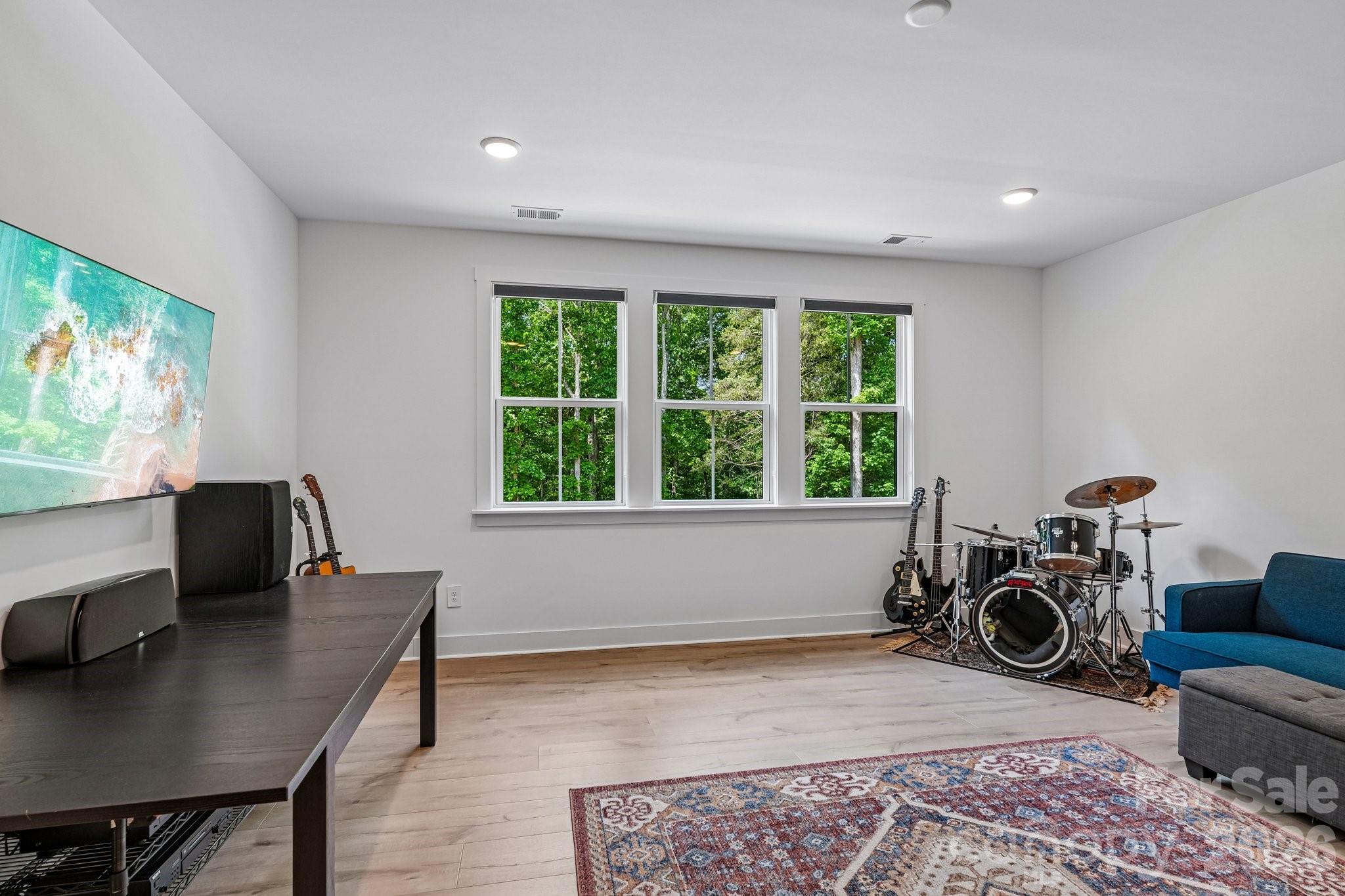 8049 Catawba cove Drive — Belmont