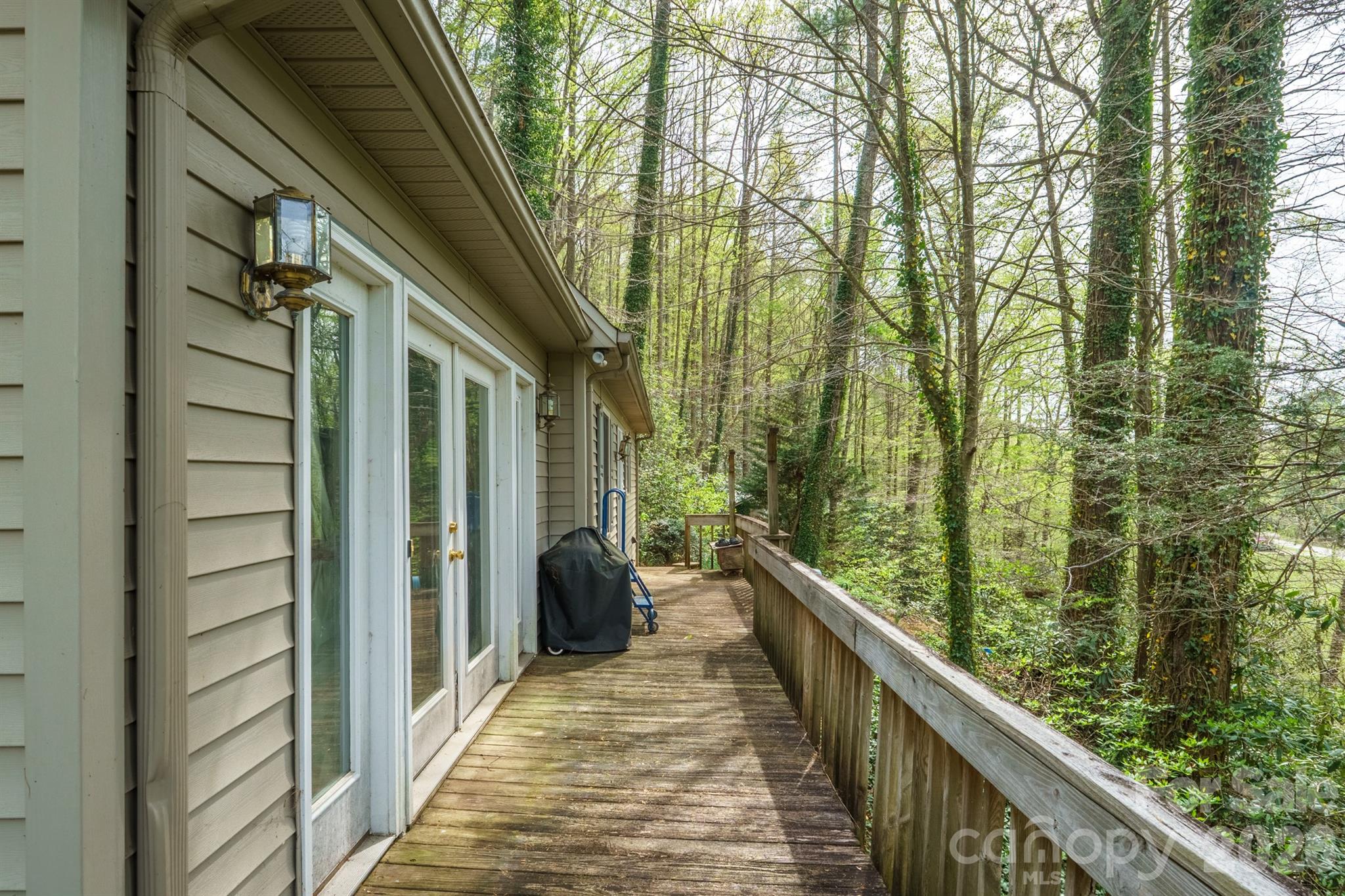2090 Zacks Fork Road — Lenoir