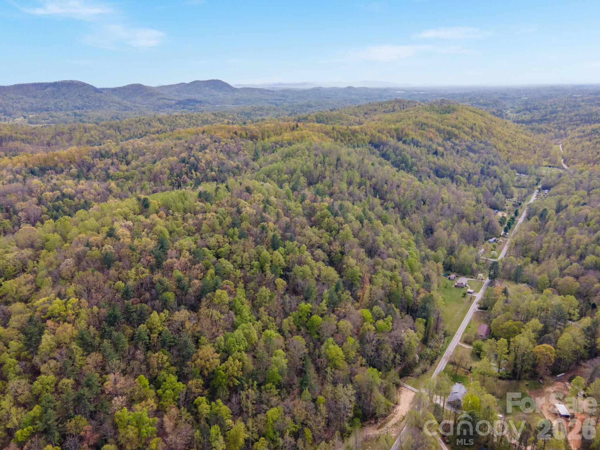 2090 Zacks Fork Road — Lenoir