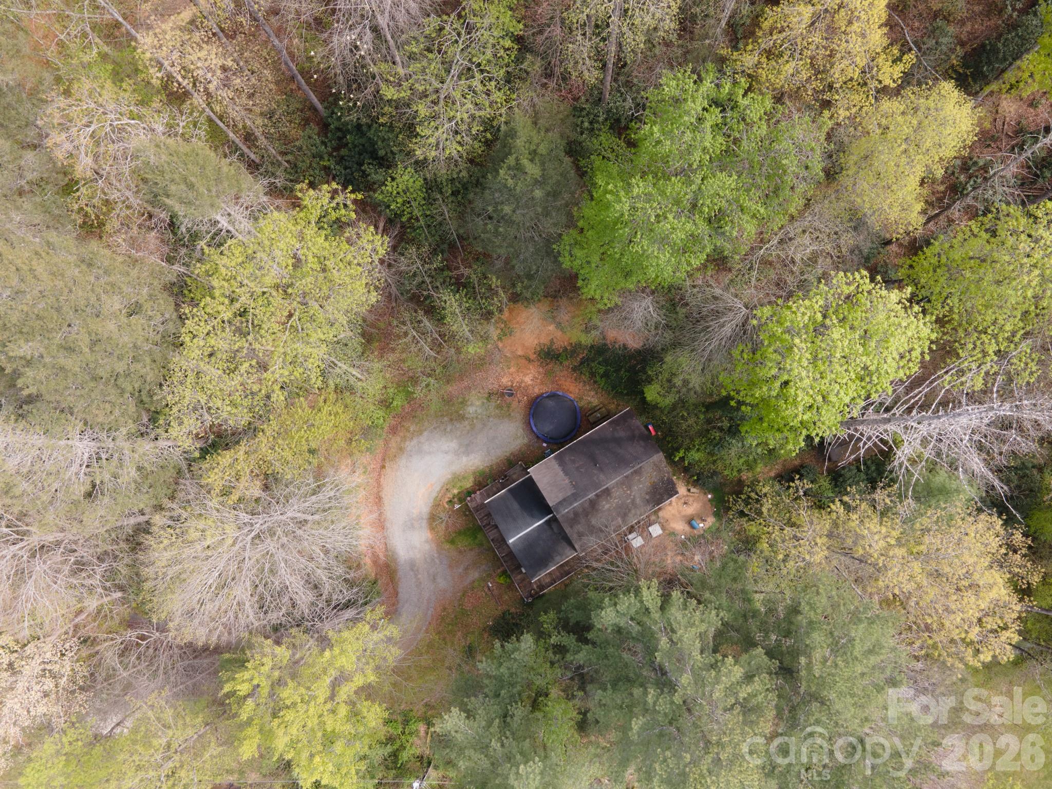 2090 Zacks Fork Road — Lenoir