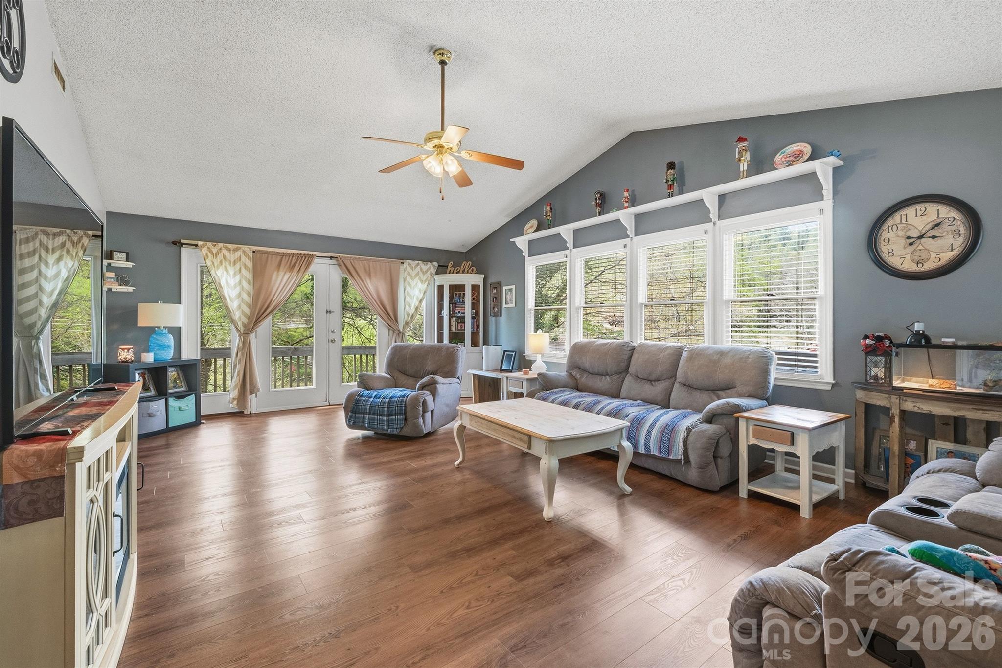 2090 Zacks Fork Road — Lenoir