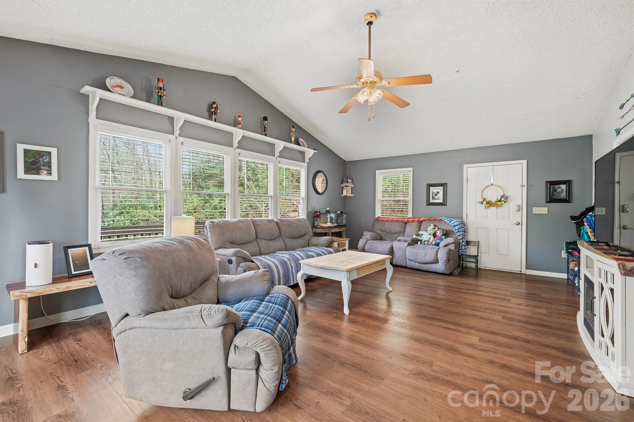 2090 Zacks Fork Road — Lenoir