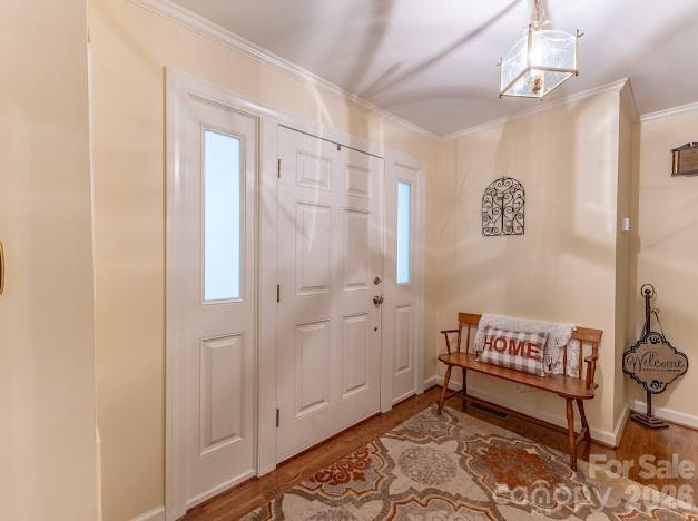 819 Chesterfield Circle SW — Lenoir