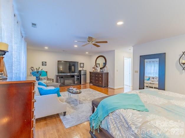819 Chesterfield Circle SW — Lenoir