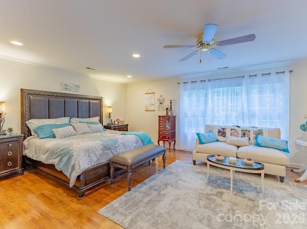 819 Chesterfield Circle SW — Lenoir