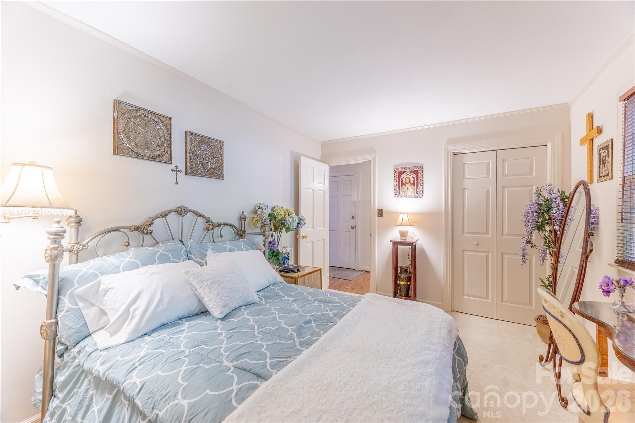 819 Chesterfield Circle SW — Lenoir