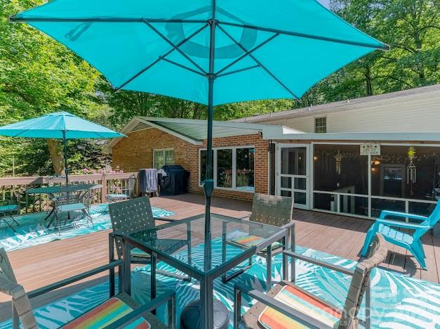 819 Chesterfield Circle SW — Lenoir