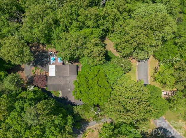 819 Chesterfield Circle SW — Lenoir