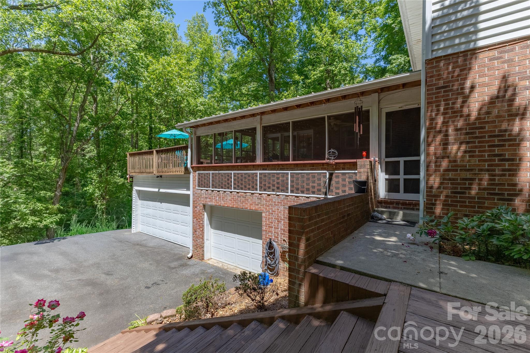 819 Chesterfield Circle SW — Lenoir