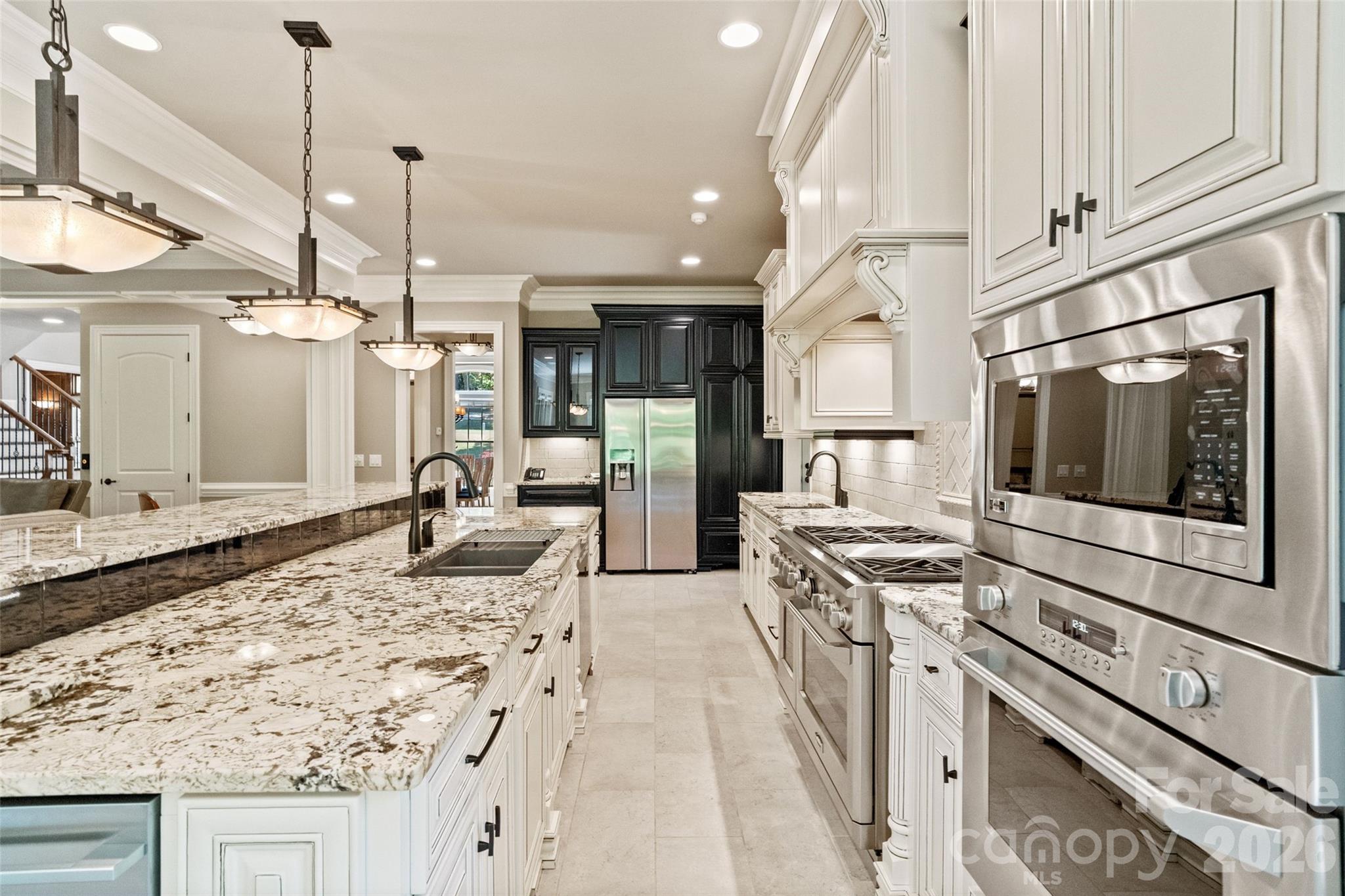 733 Fawns Glen Place — Clover