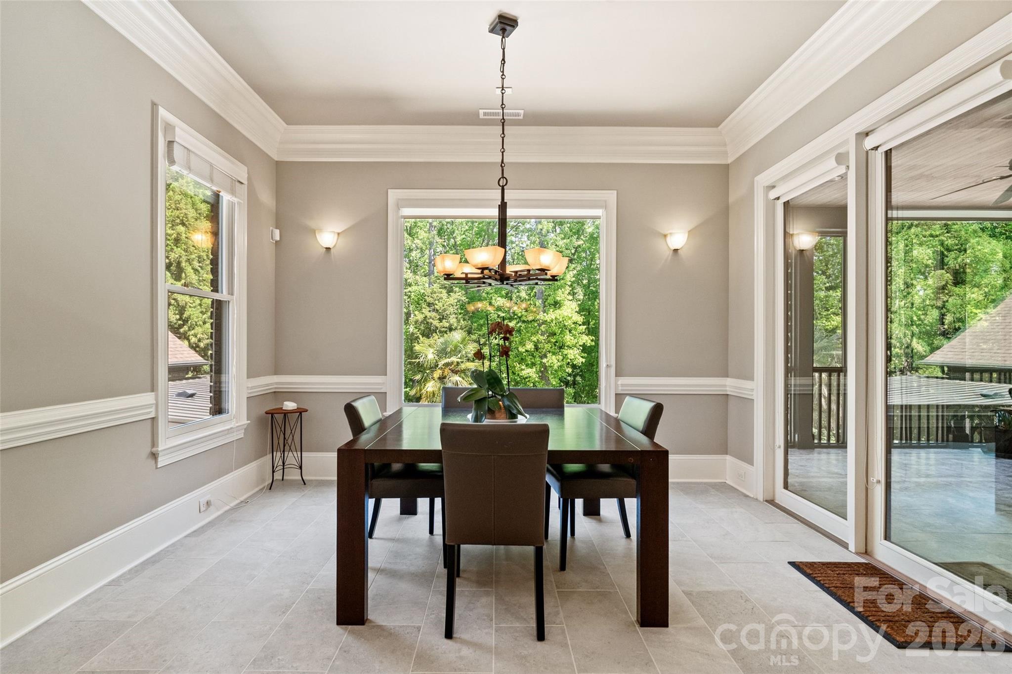 733 Fawns Glen Place — Clover