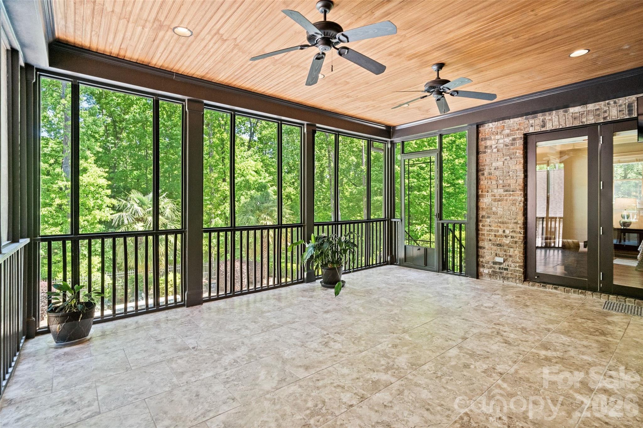 733 Fawns Glen Place — Clover