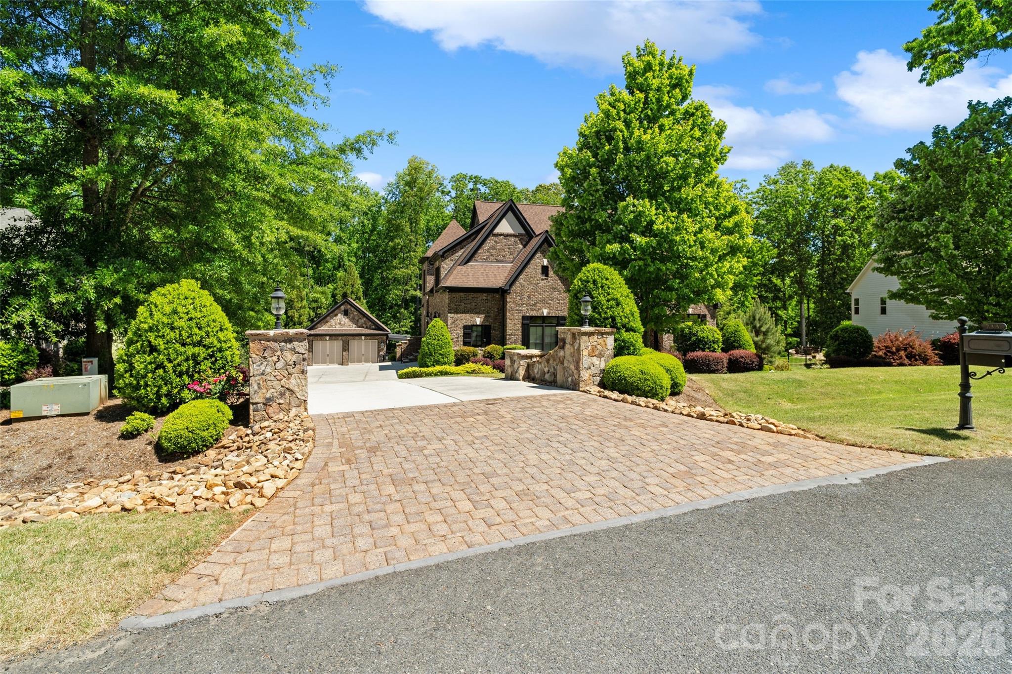 733 Fawns Glen Place — Clover