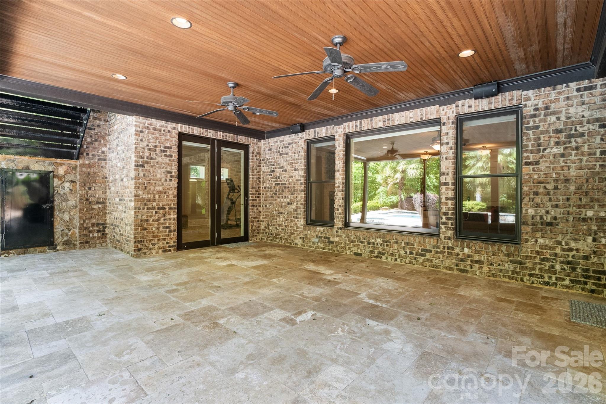 733 Fawns Glen Place — Clover