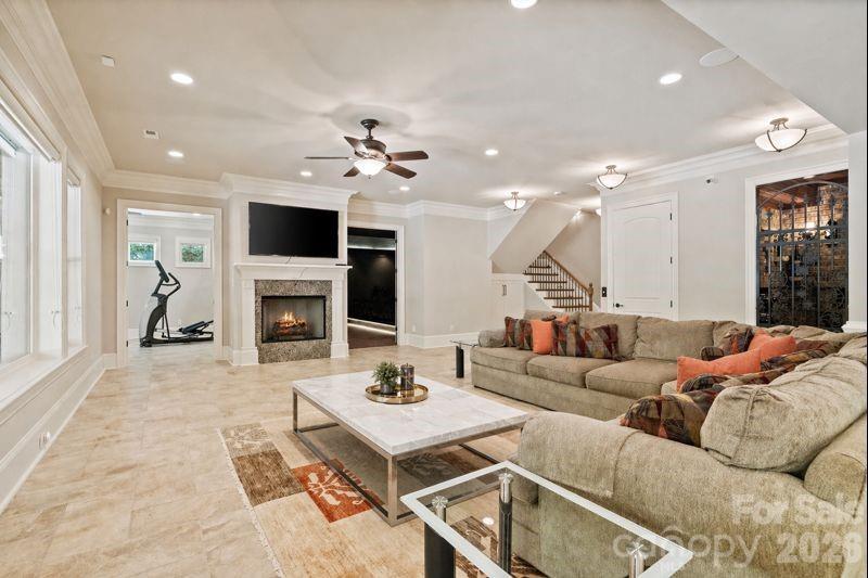 733 Fawns Glen Place — Clover