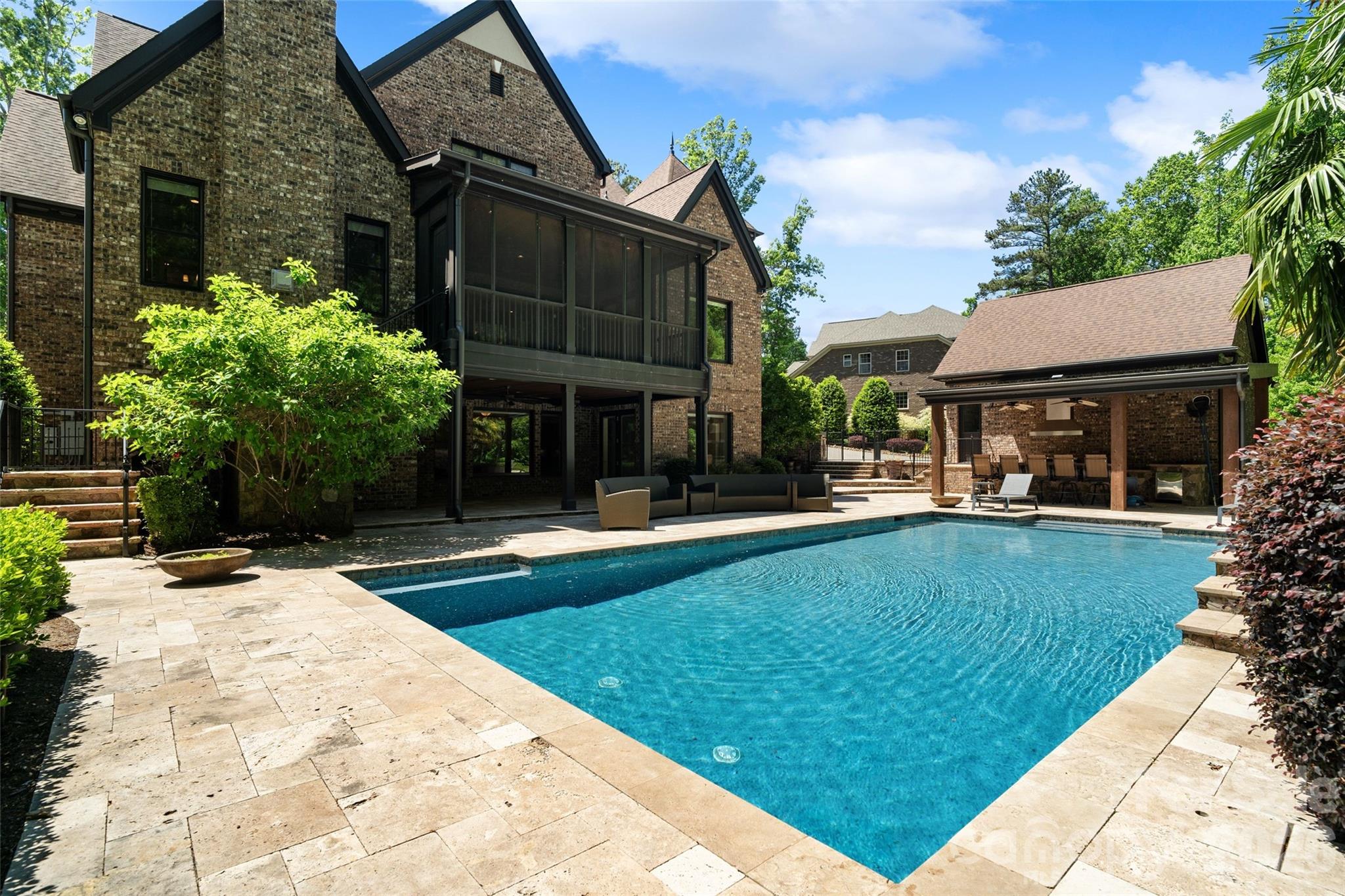 733 Fawns Glen Place — Clover